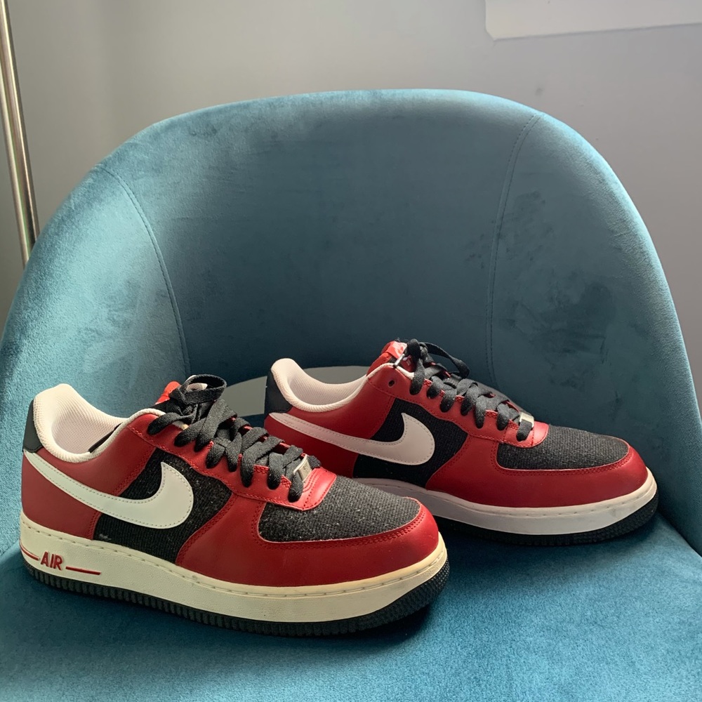 Nike Air Force 1s Black/Red